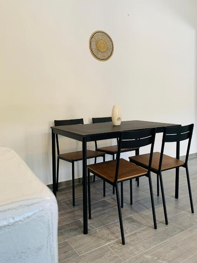 Juli'S Suites Merichas Экстерьер фото